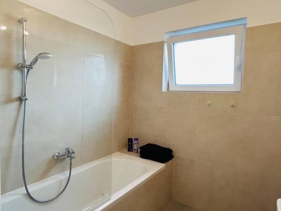 Sunny Modern Apartment With Balcony - Free Parking 비엔나 외부 사진